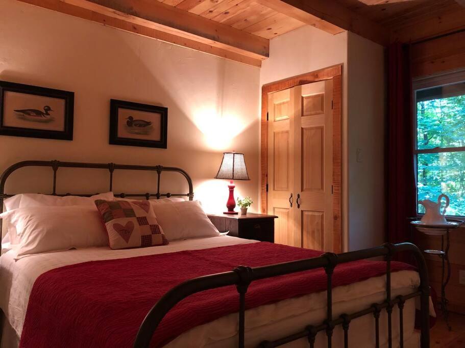 Quiet, Cozy And Comfortable Chalet Val-des-Lacs Екстер'єр фото